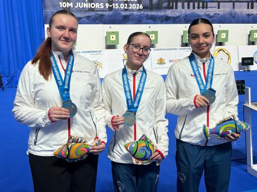 Pistolářky Breburdová, Marečková a Žabová slaví stříbro!