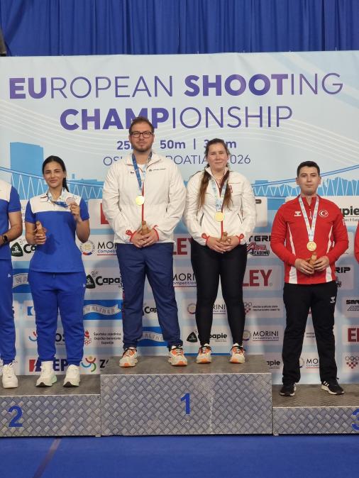 Čeští pistoláři vezou domů cenné medaile